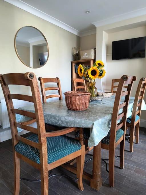 Austin Terrace * Gorleston-On-Sea